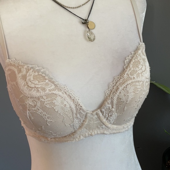 Victoria’s Secret Bra - Picture 2 of 5